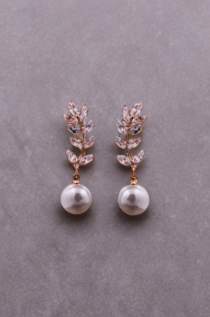 Elegance Vine Pearl Drops