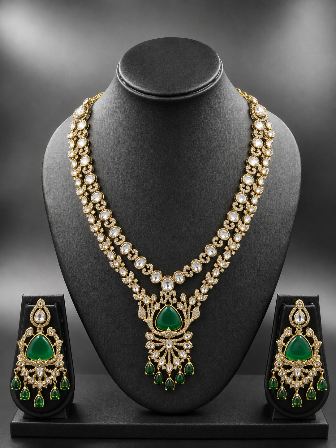 Emerald Royale Kundan Necklace Set